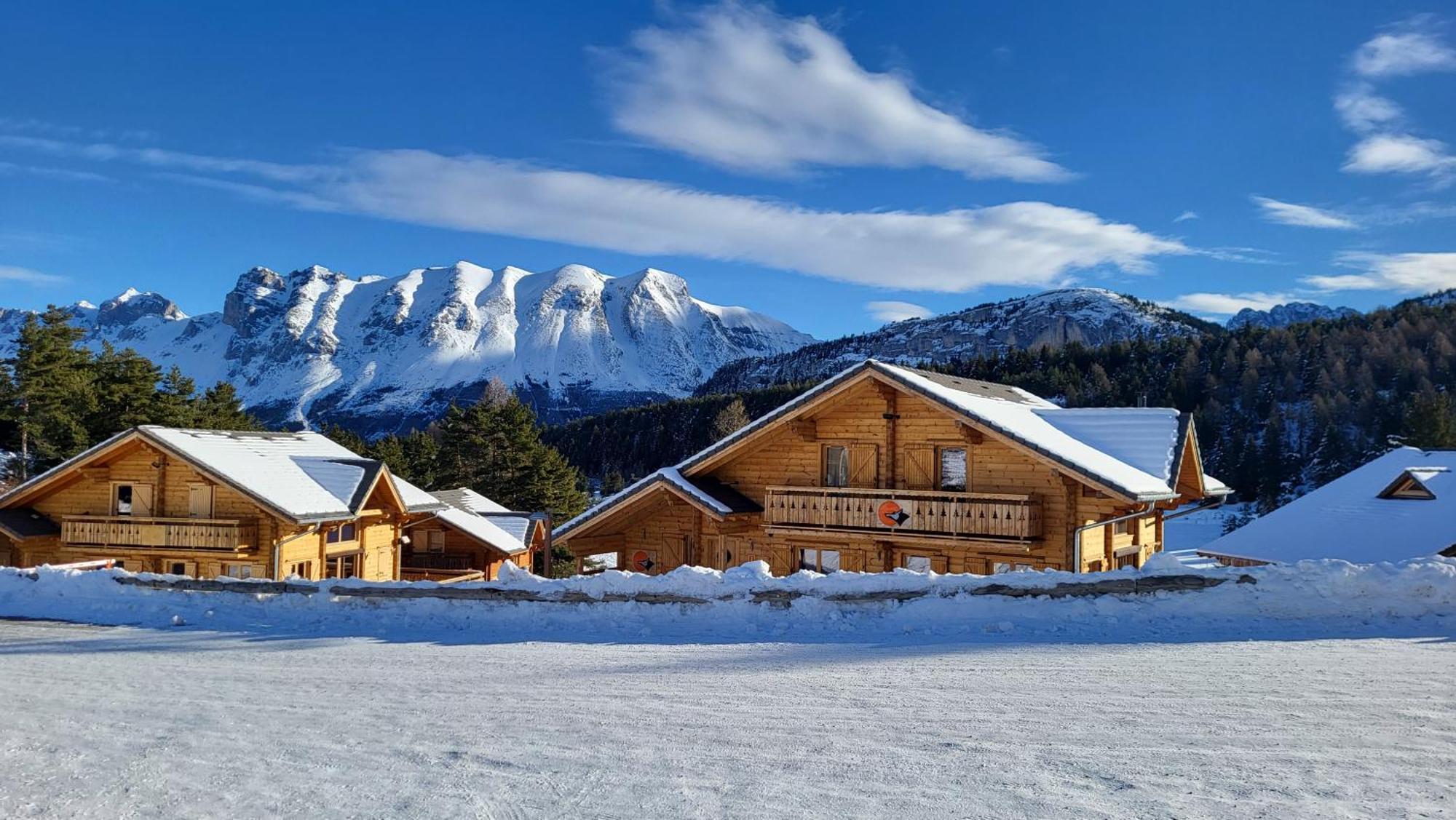 Appartement 4 A 6 Personnes - Chalets D'Aurouze - La Joue Du Loup Le Devoluy Bagian luar foto