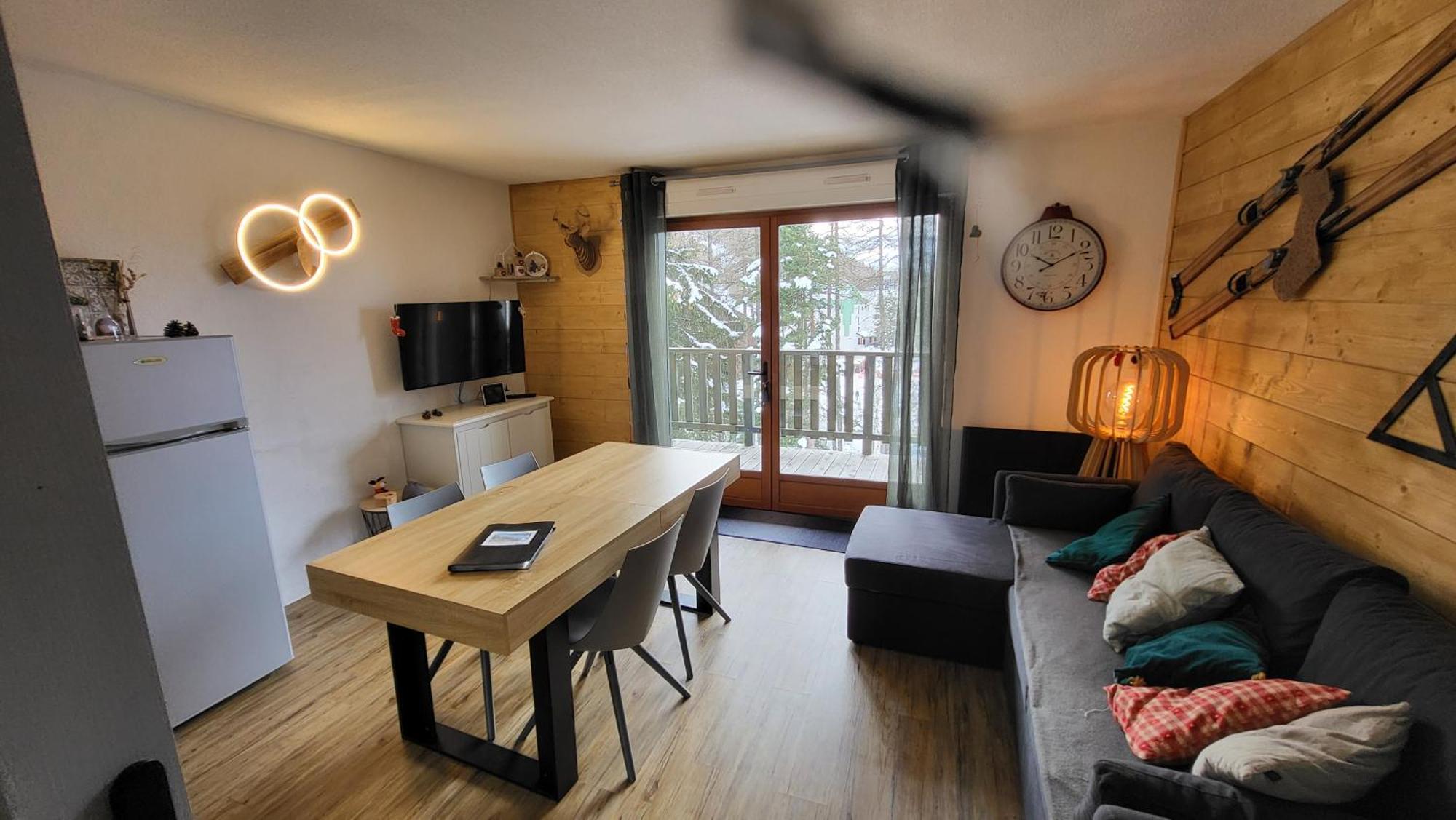 Appartement 4 A 6 Personnes - Chalets D'Aurouze - La Joue Du Loup Le Devoluy Bagian luar foto